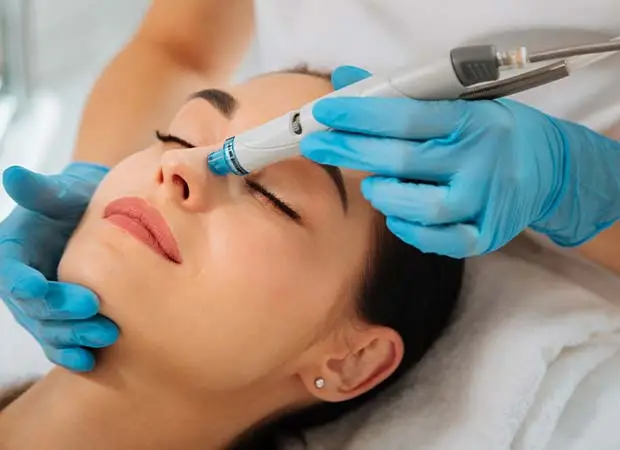 HydraFacial Treatment in Greater Kailash: The hydrafacial is a cutting-edge facial treatment that combines traditional facial benefits with hydraulics’ power.